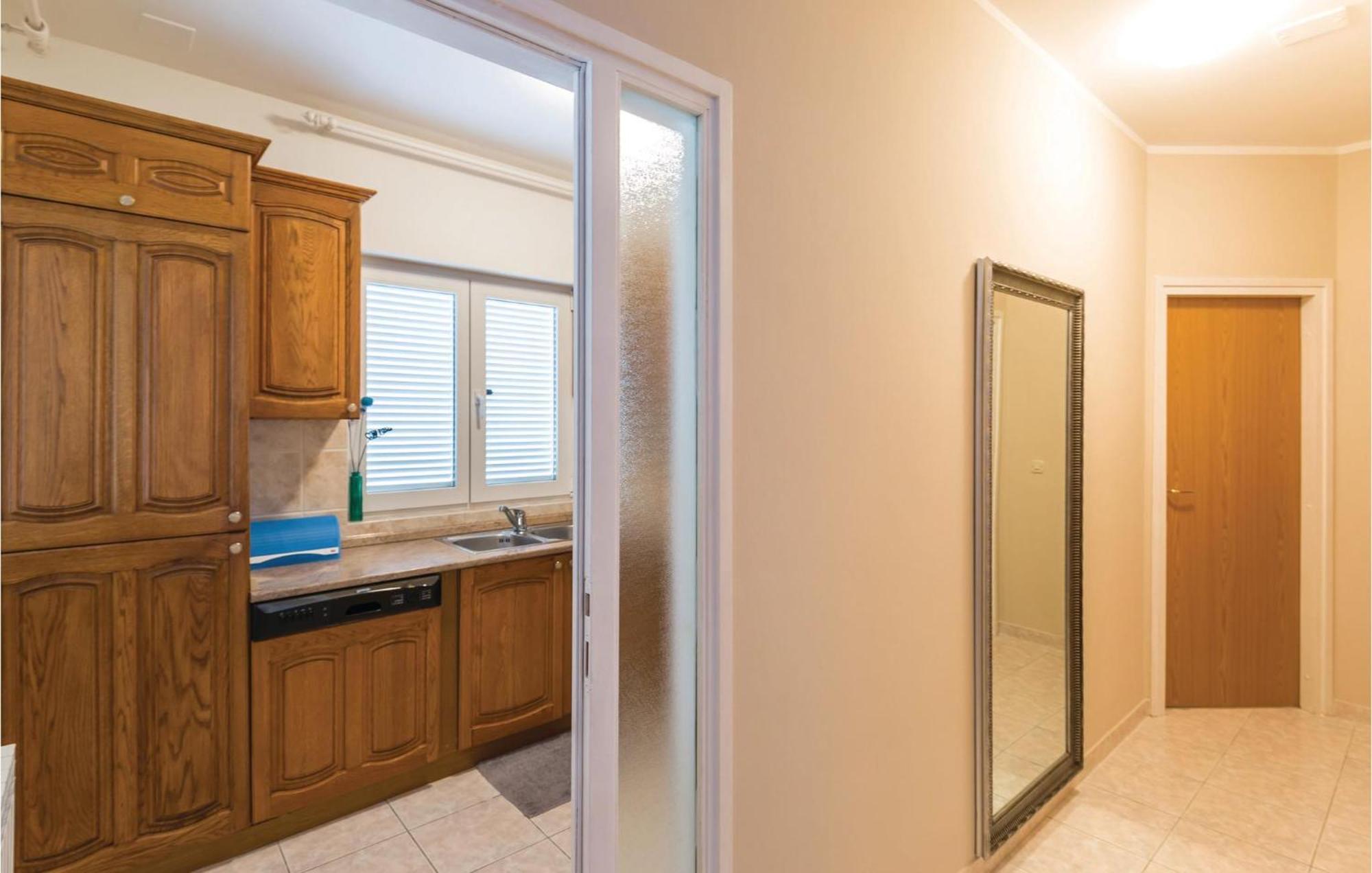 Apartmán Stunning In With Kitchen